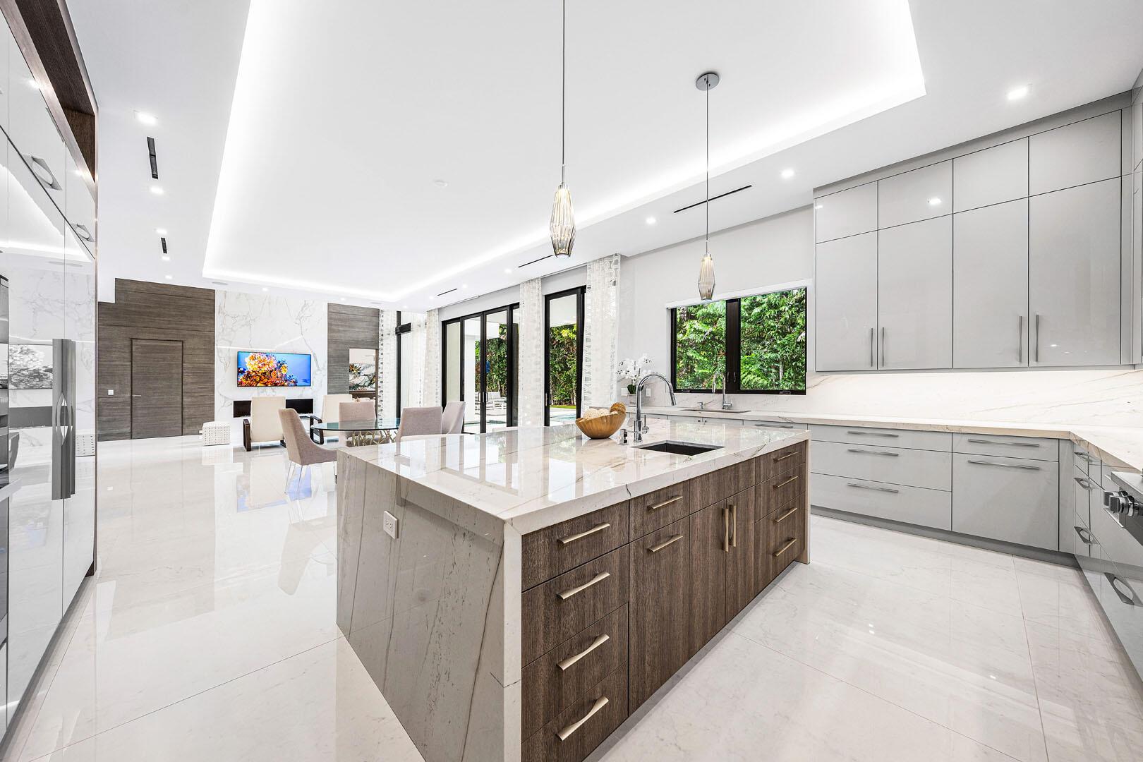 ROYAL PALM YACHT & COUNTR - Residential