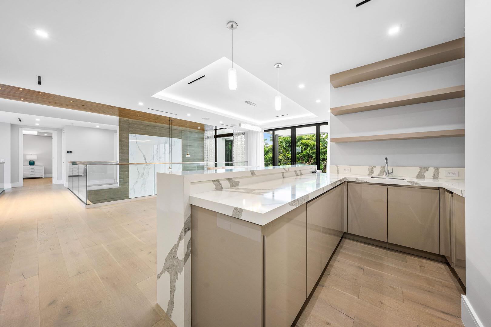 ROYAL PALM YACHT & COUNTR - Residential