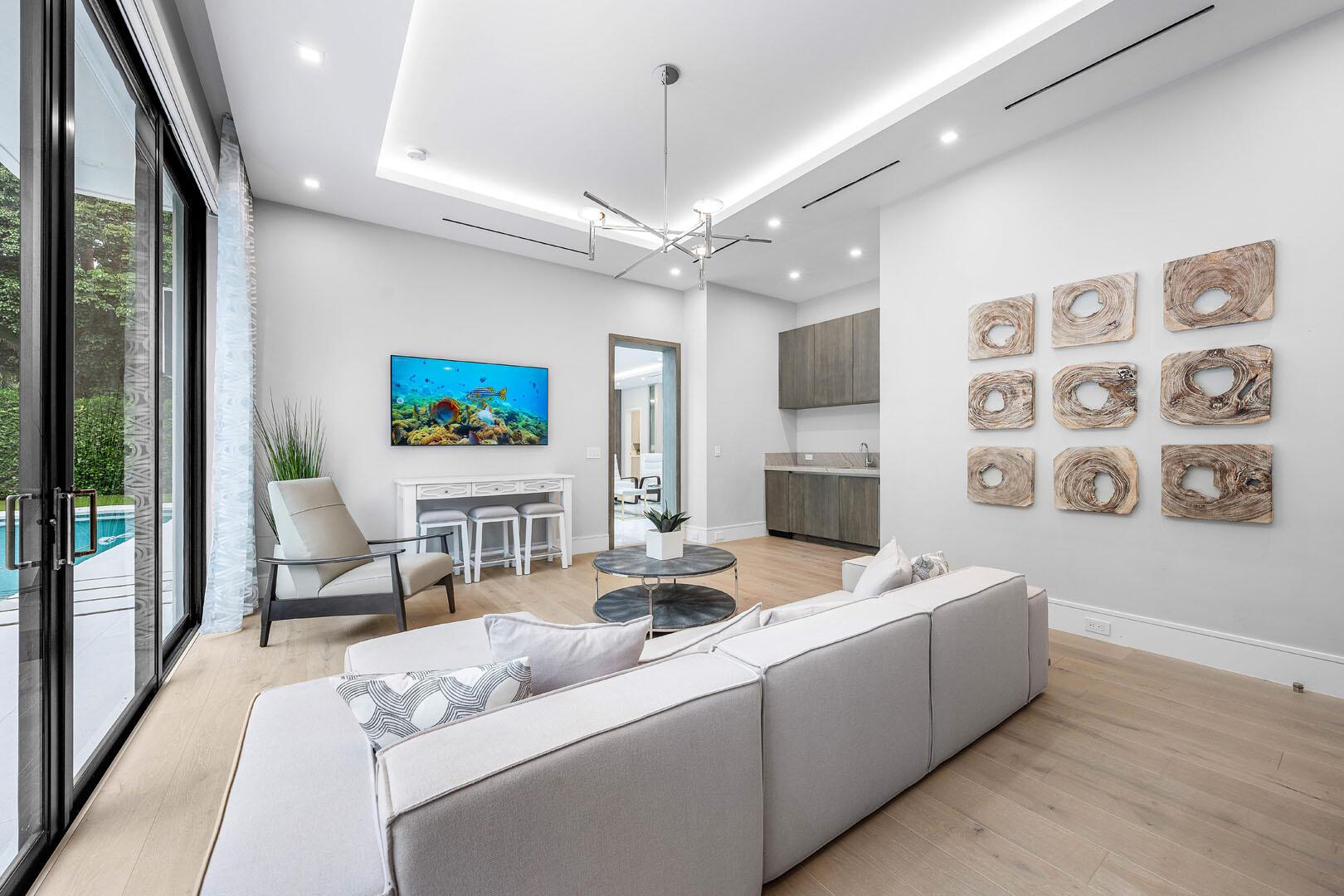 ROYAL PALM YACHT & COUNTR - Residential