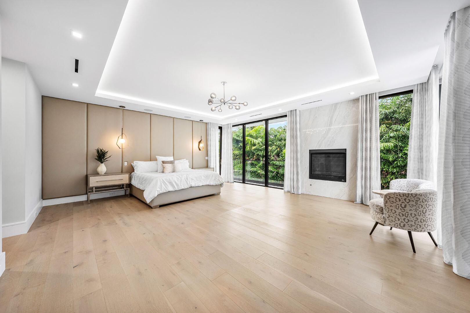 ROYAL PALM YACHT & COUNTR - Residential