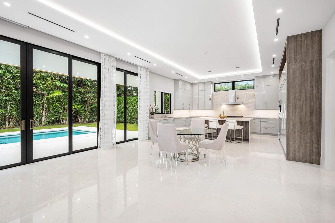 ROYAL PALM YACHT & COUNTRY CLUB - Residential