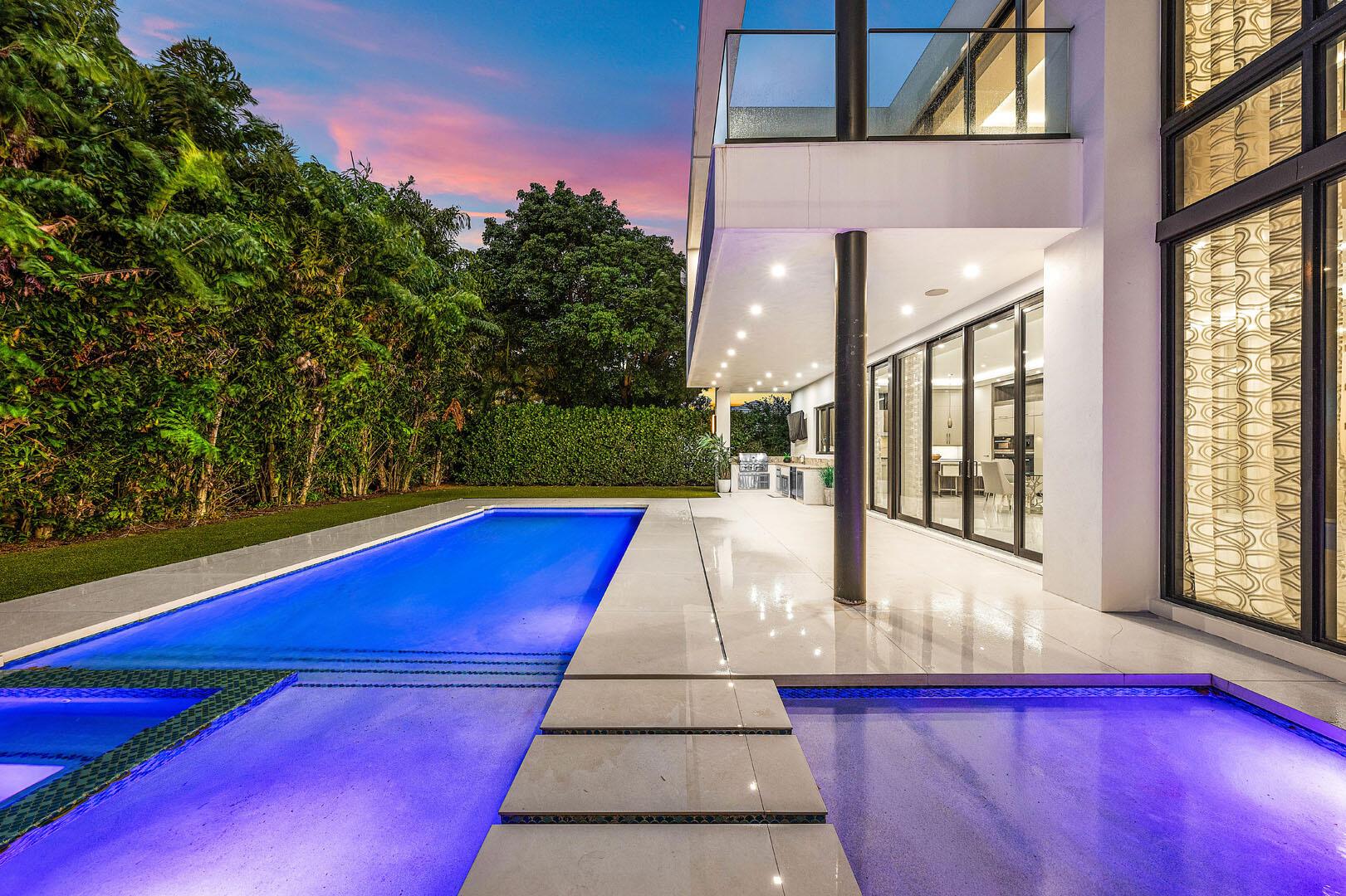 ROYAL PALM YACHT & COUNTR - Residential