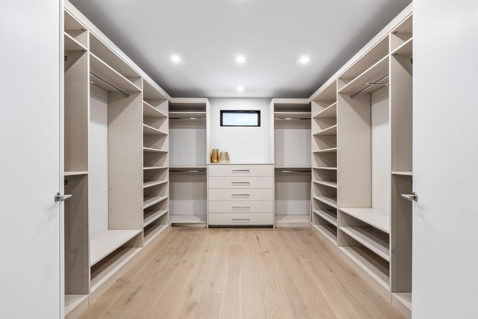 ROYAL PALM YACHT & COUNTR - Residential