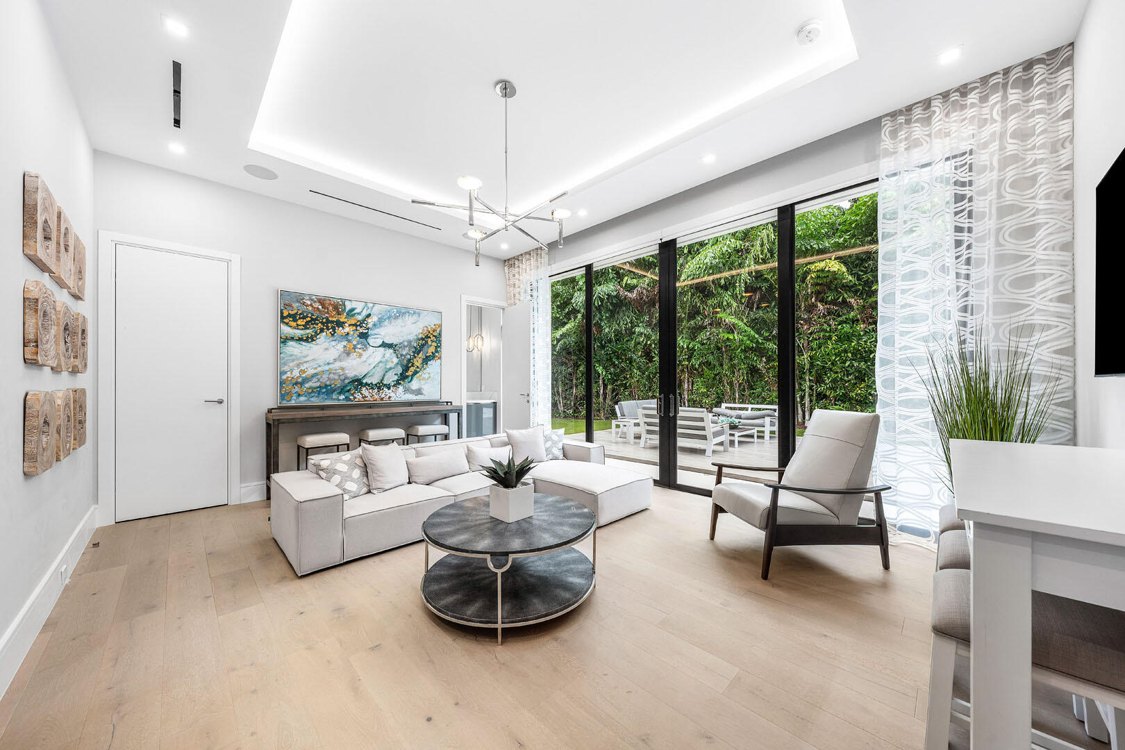 ROYAL PALM YACHT & COUNTRY CLUB - Residential