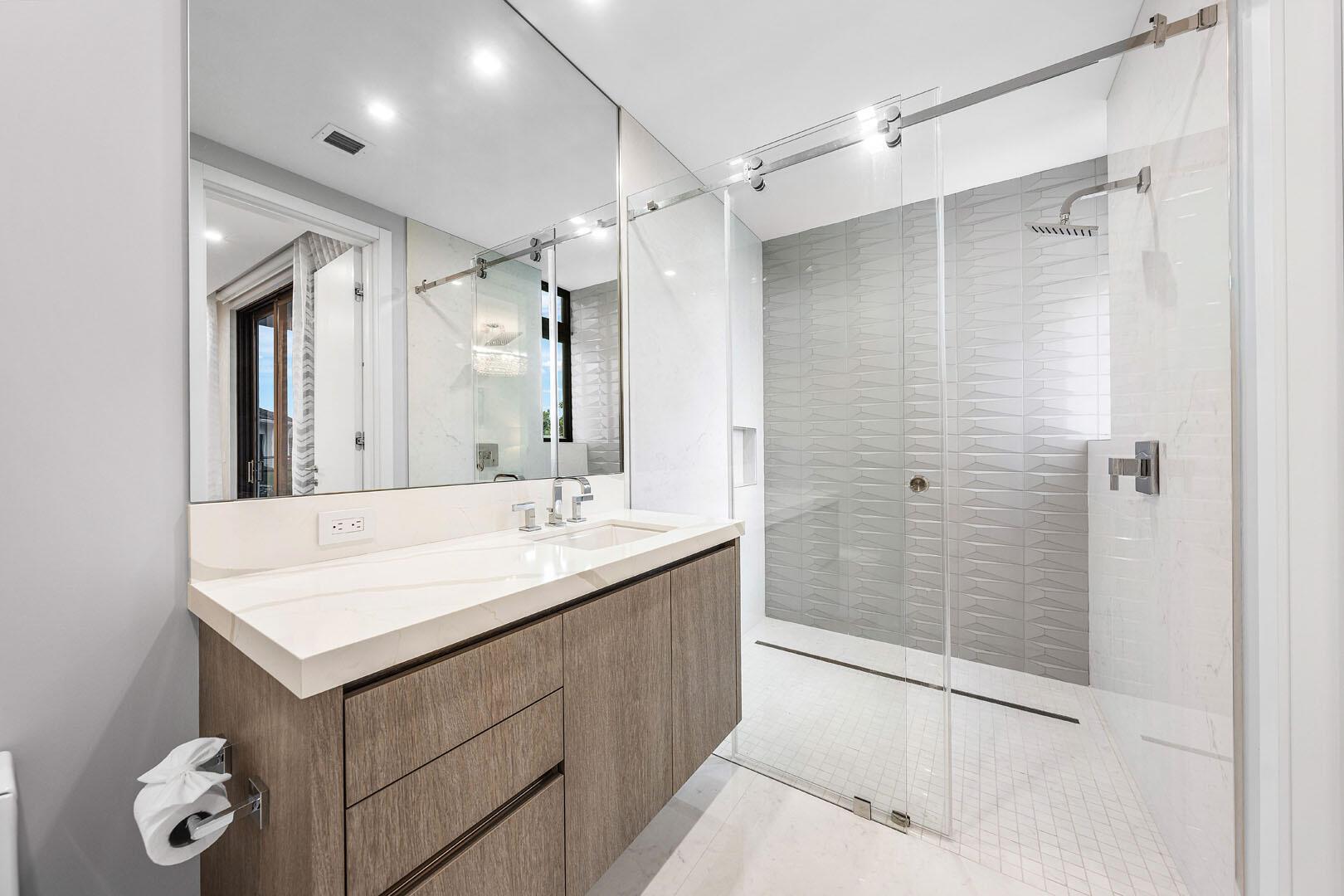 ROYAL PALM YACHT & COUNTR - Residential