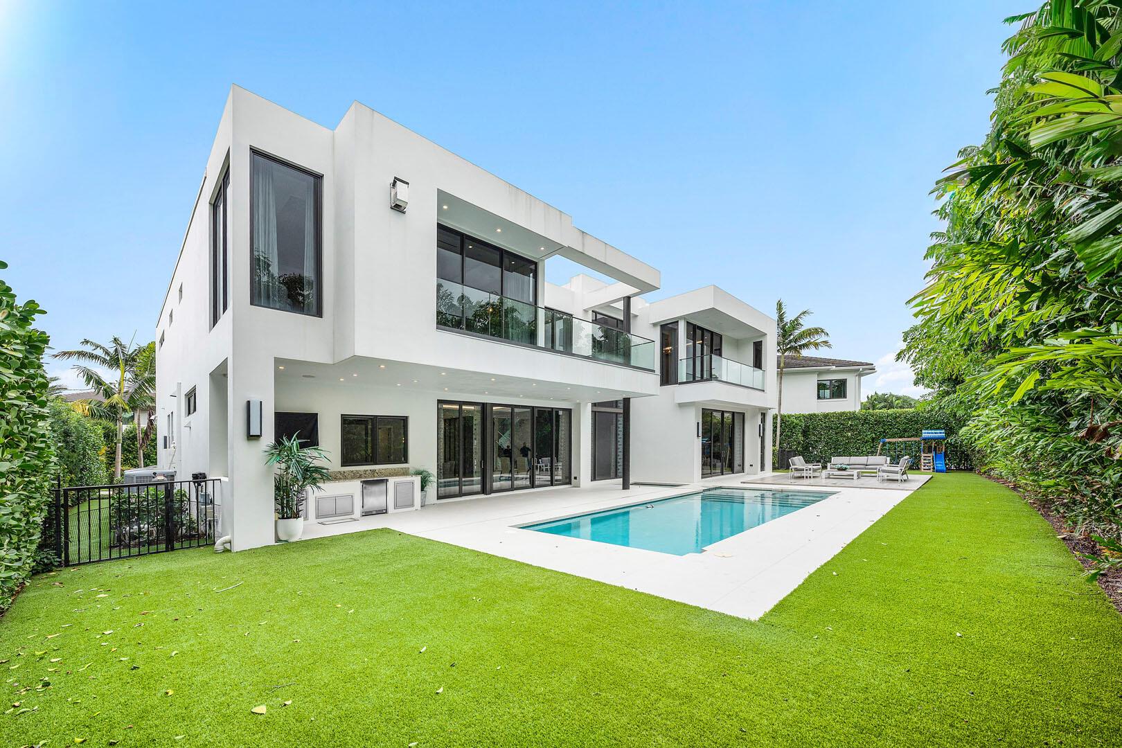 ROYAL PALM YACHT & COUNTR - Residential