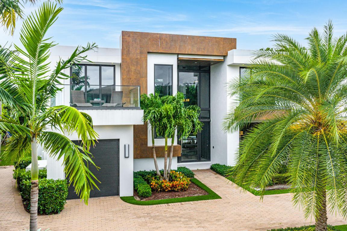 ROYAL PALM YACHT & COUNTRY CLUB - Residential