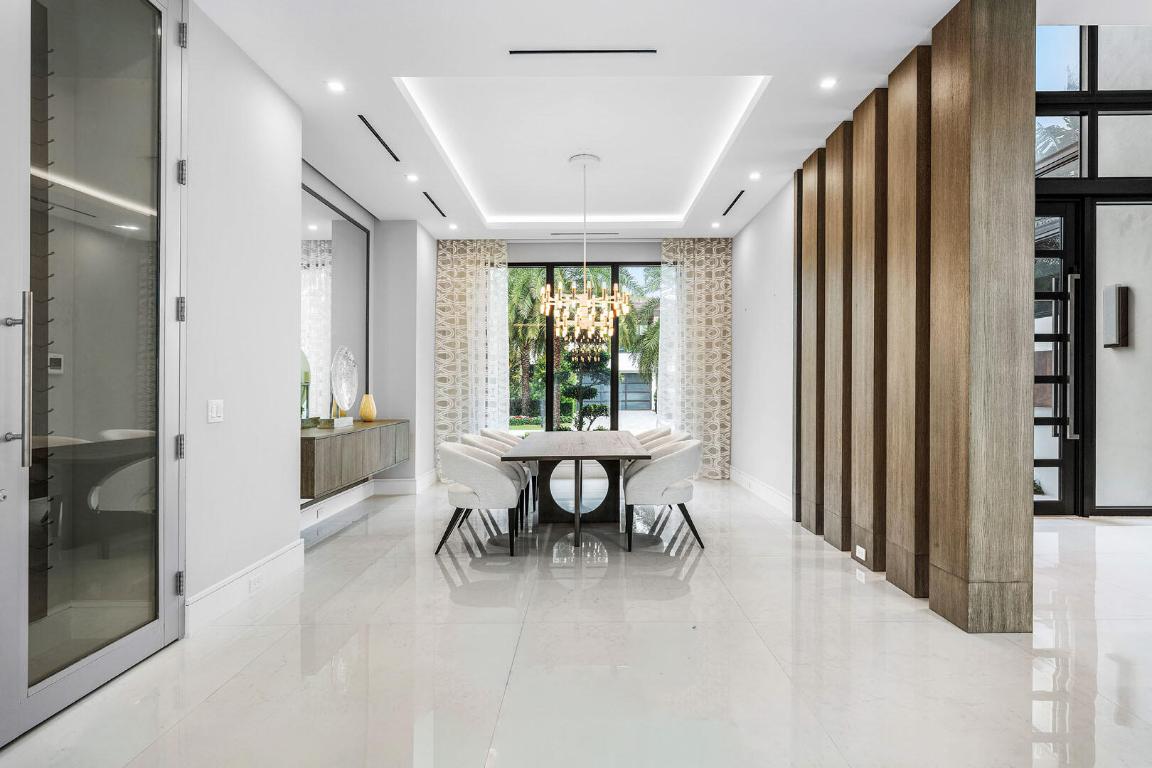 ROYAL PALM YACHT & COUNTRY CLUB - Residential