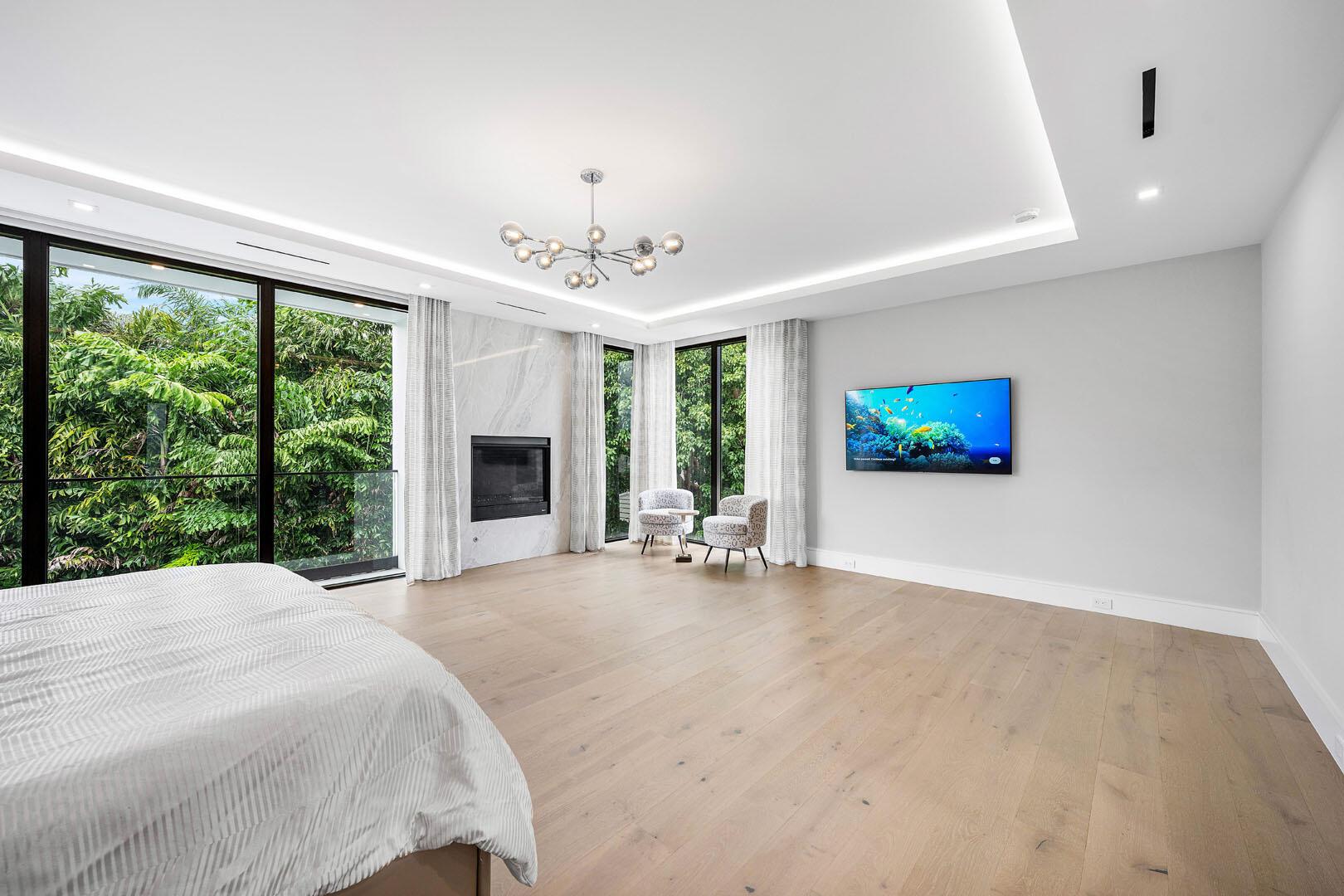 ROYAL PALM YACHT & COUNTR - Residential