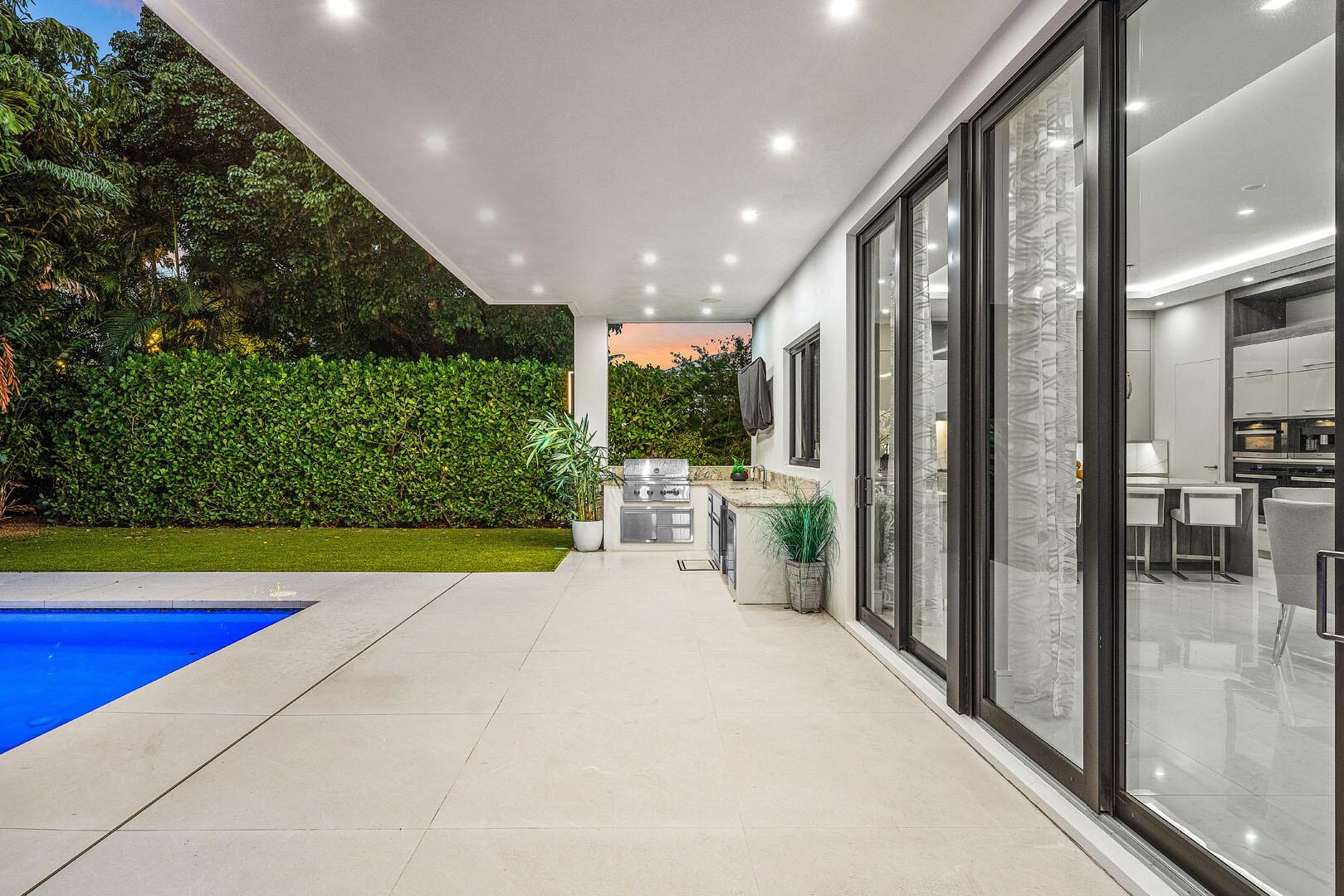 ROYAL PALM YACHT & COUNTR - Residential