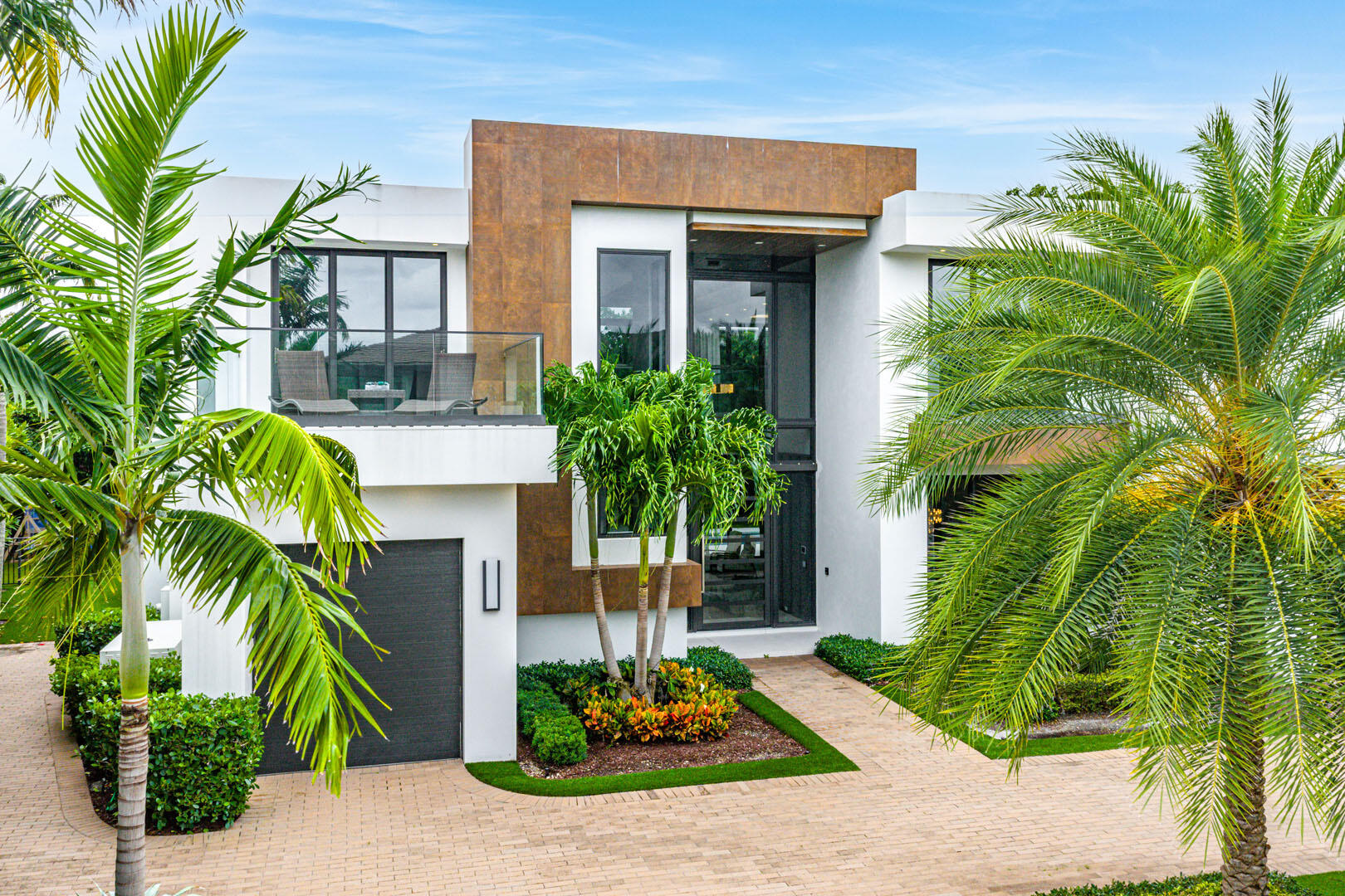 ROYAL PALM YACHT & COUNTRY CLUB - Residential