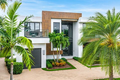 Tiny photo for 2391 Areca Palm Road, Boca Raton, FL 33432 (MLS # R11149494)