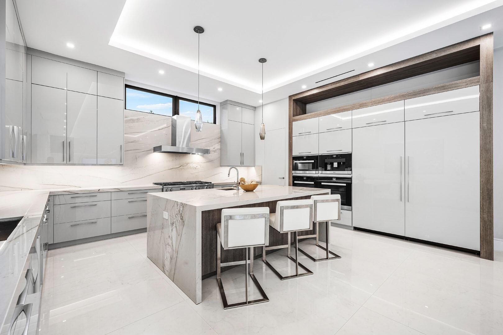 ROYAL PALM YACHT & COUNTR - Residential