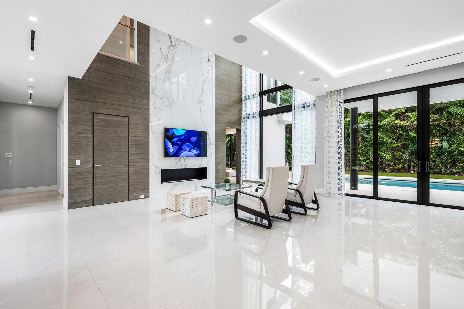 ROYAL PALM YACHT & COUNTR - Residential