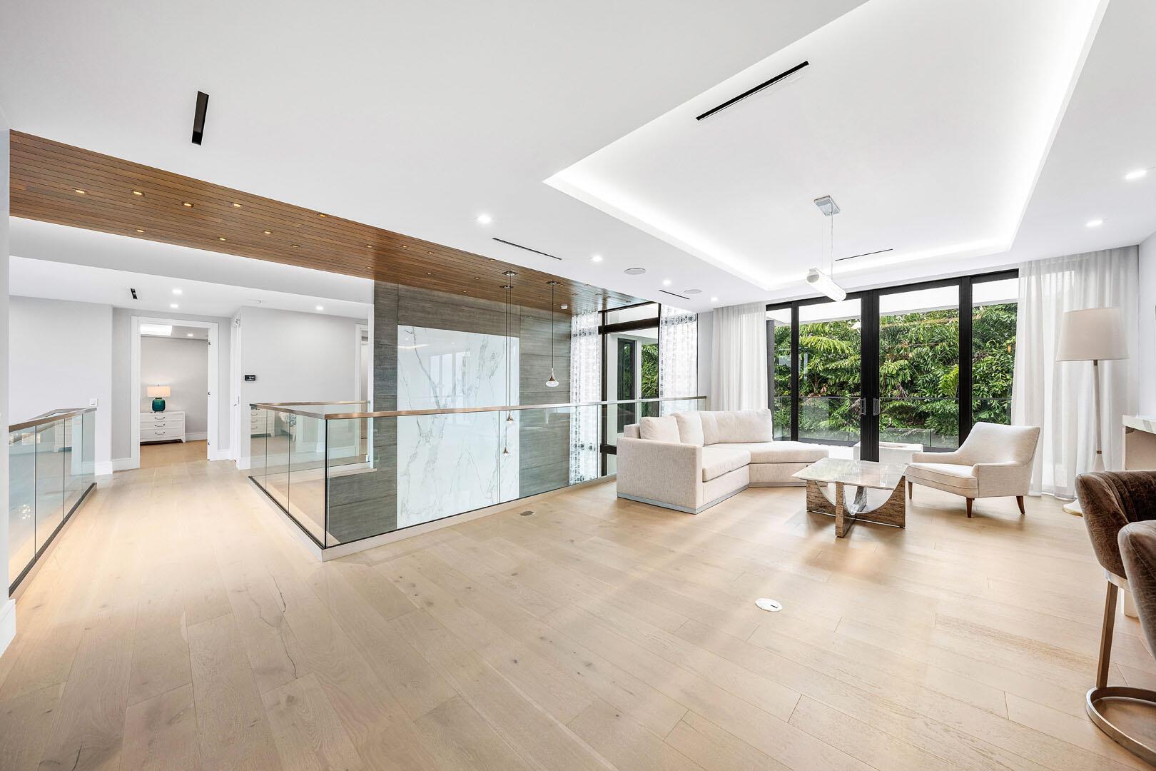 ROYAL PALM YACHT & COUNTR - Residential