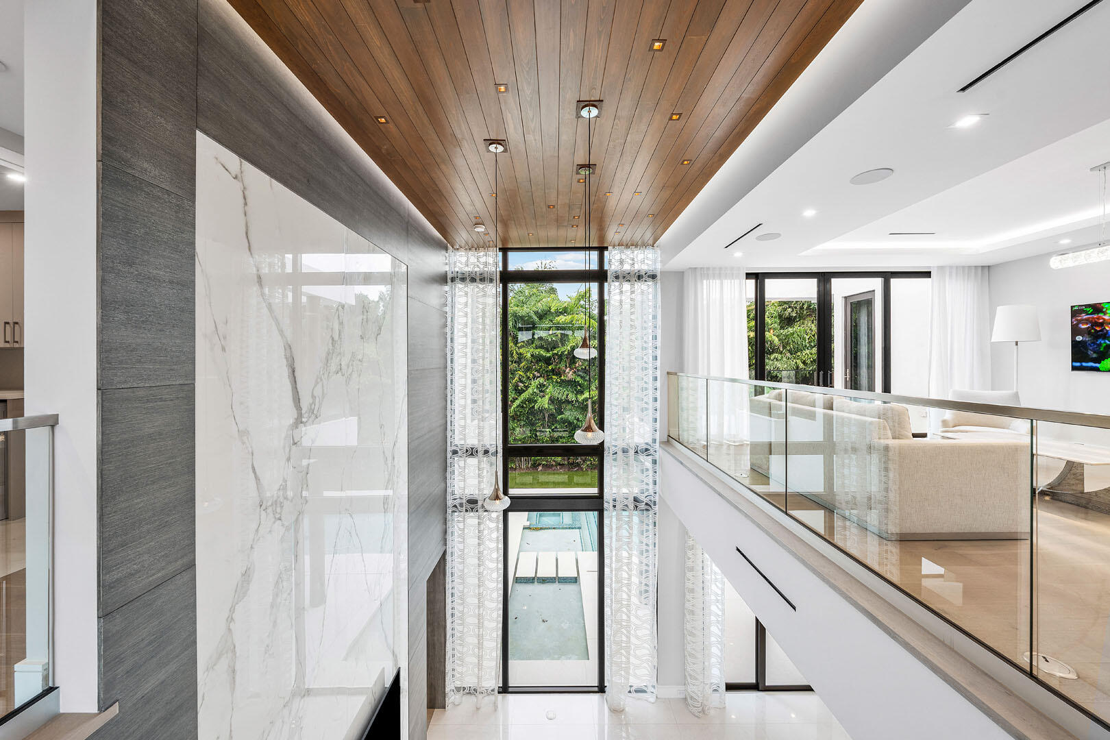 ROYAL PALM YACHT & COUNTRY CLUB - Residential