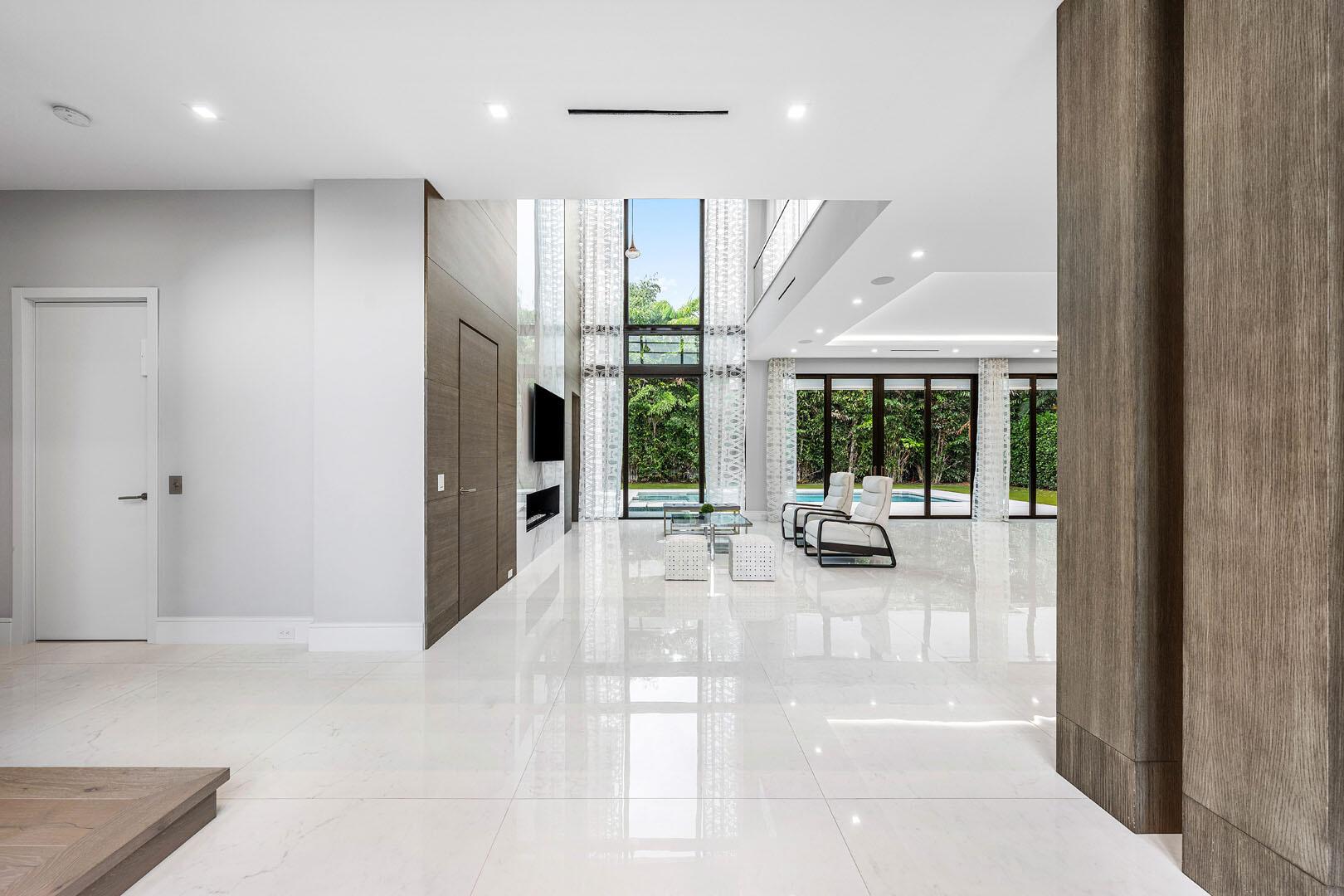 ROYAL PALM YACHT & COUNTR - Residential