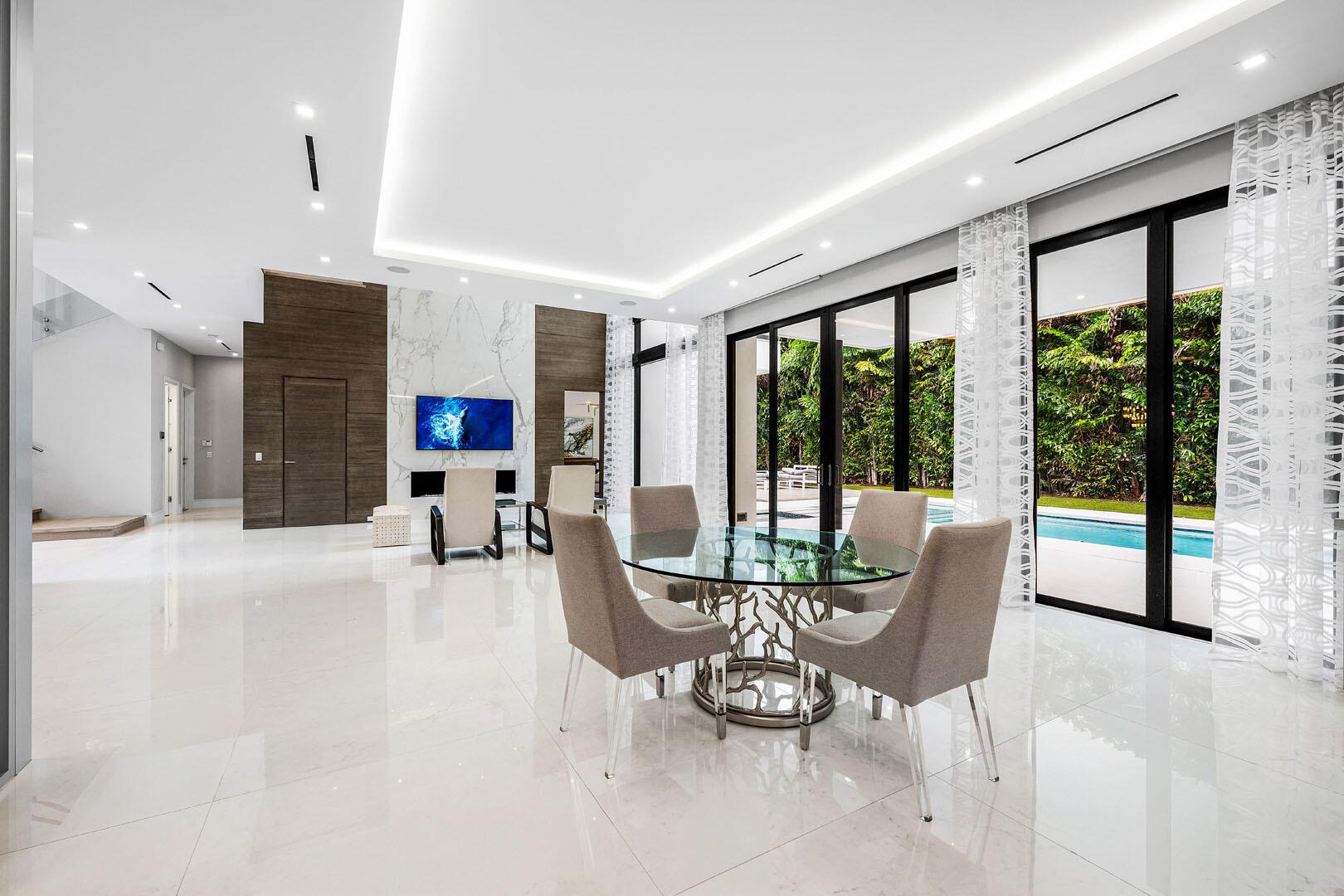 ROYAL PALM YACHT & COUNTR - Residential