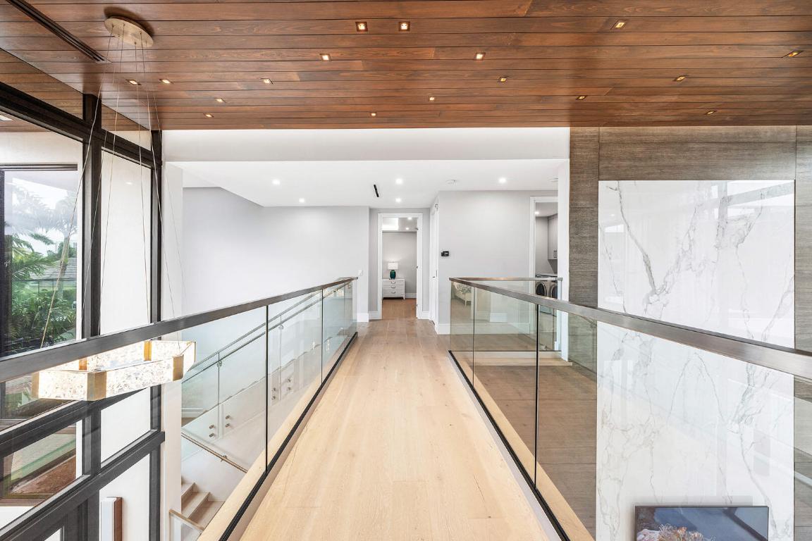 ROYAL PALM YACHT & COUNTRY CLUB - Residential