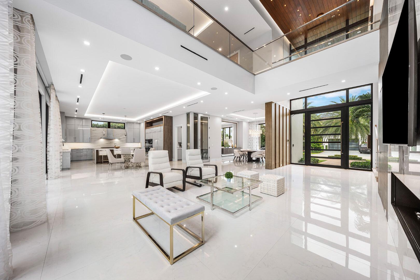 ROYAL PALM YACHT & COUNTR - Residential