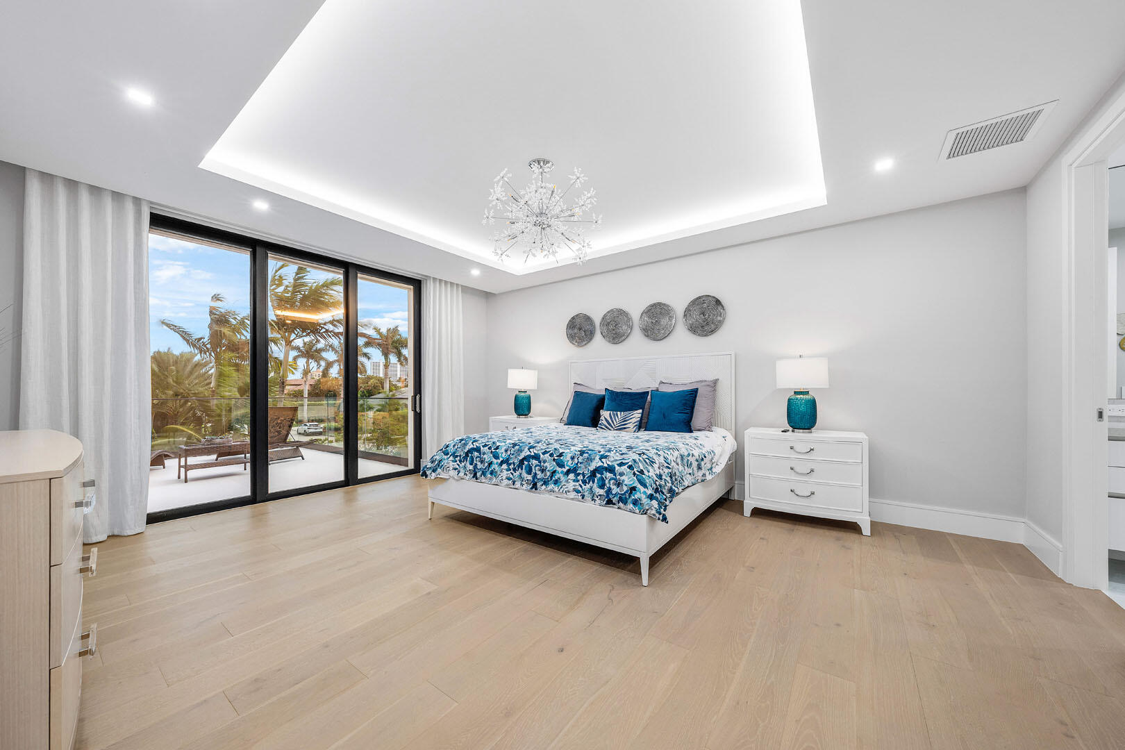 ROYAL PALM YACHT & COUNTRY CLUB - Residential