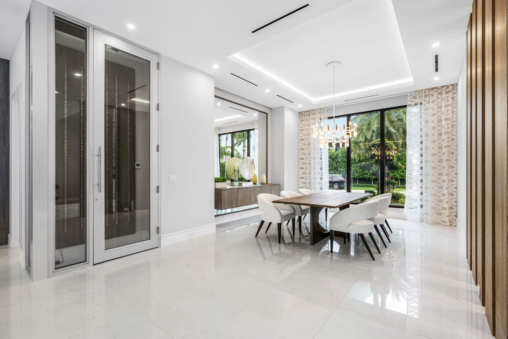 ROYAL PALM YACHT & COUNTRY CLUB - Residential