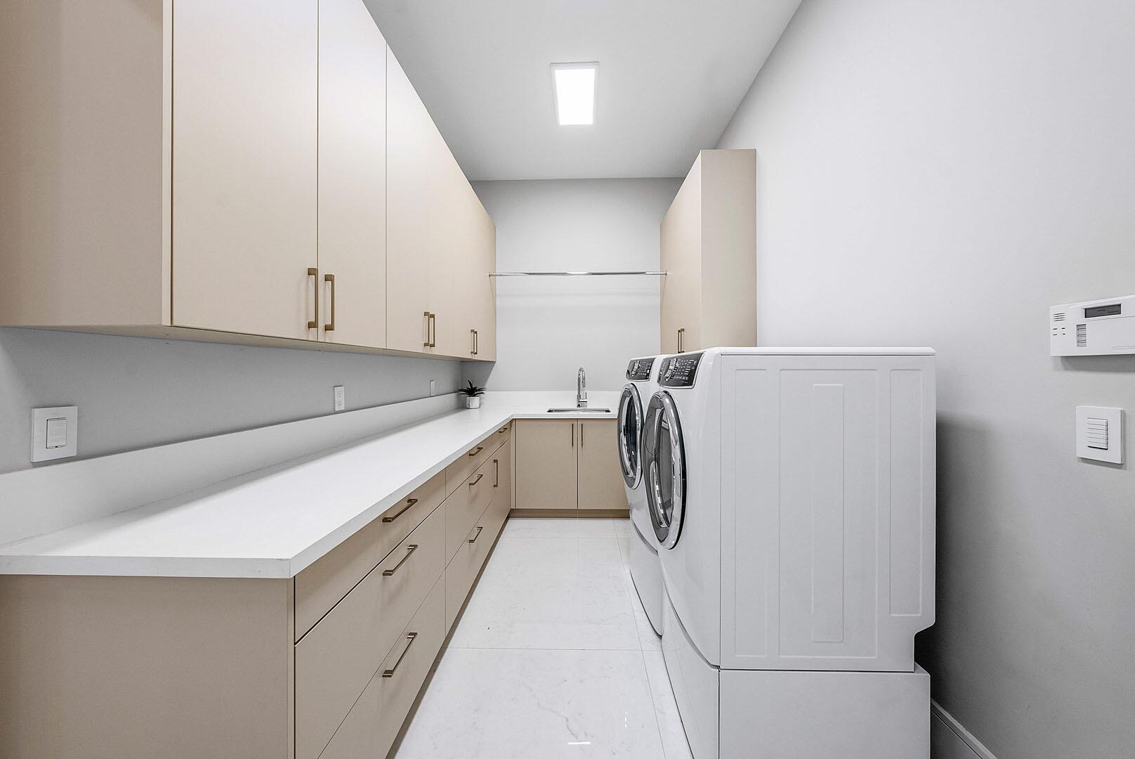 ROYAL PALM YACHT & COUNTR - Residential