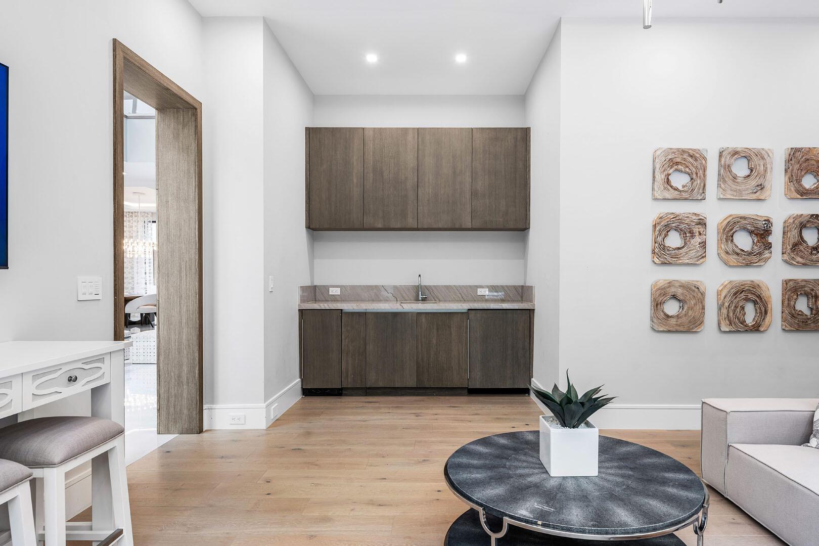 ROYAL PALM YACHT & COUNTR - Residential