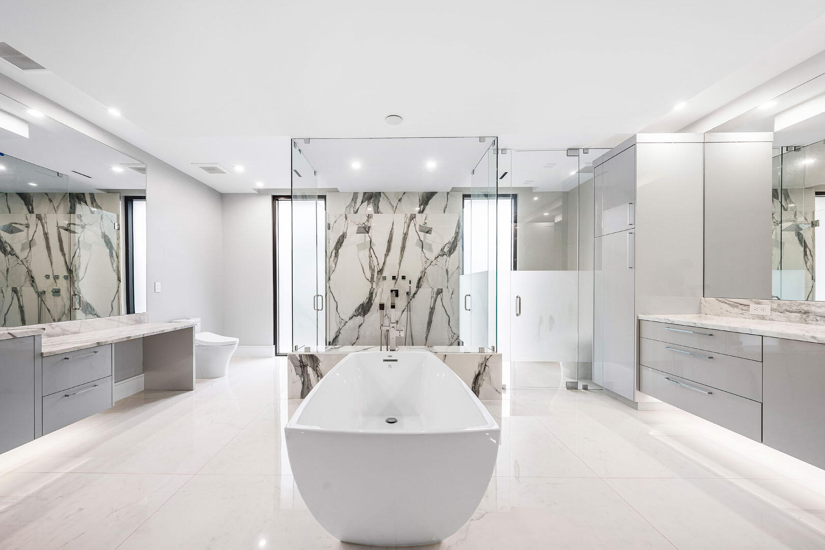 ROYAL PALM YACHT & COUNTRY CLUB - Residential