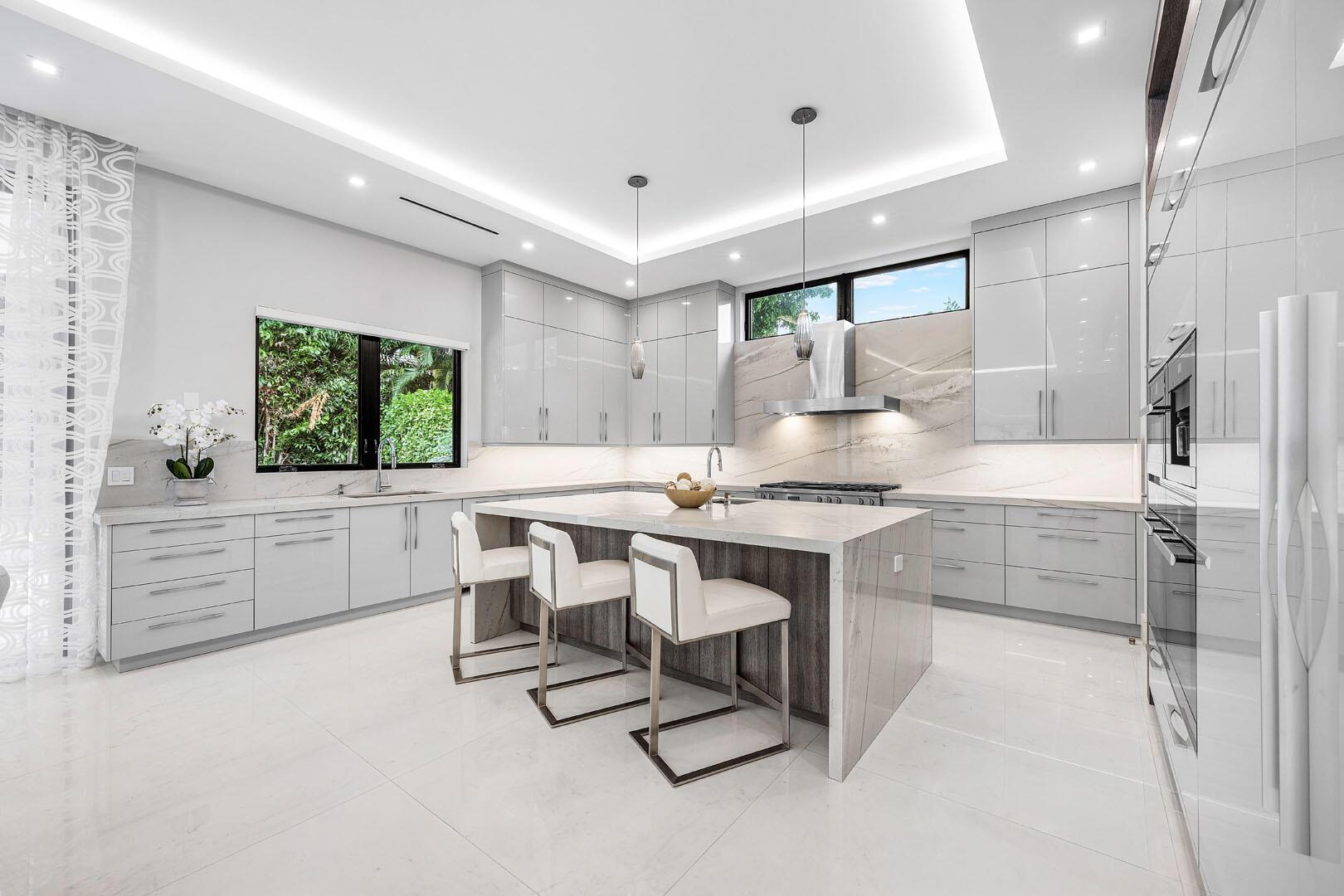 ROYAL PALM YACHT & COUNTR - Residential