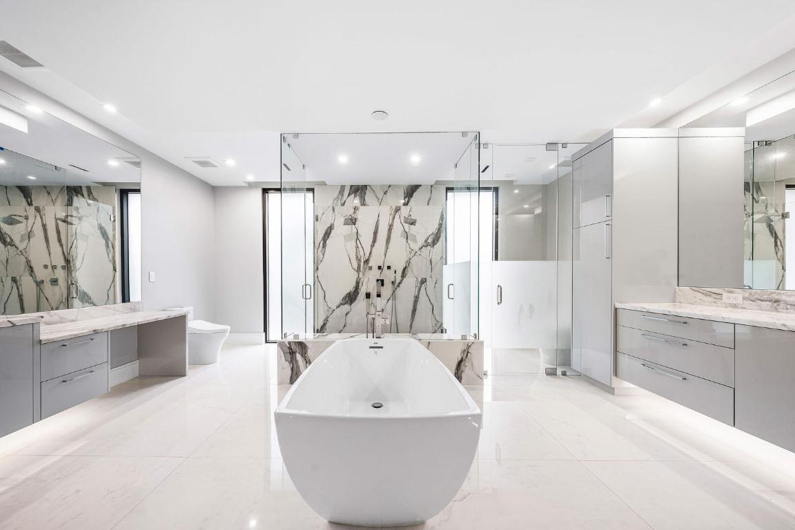 ROYAL PALM YACHT & COUNTRY CLUB - Residential