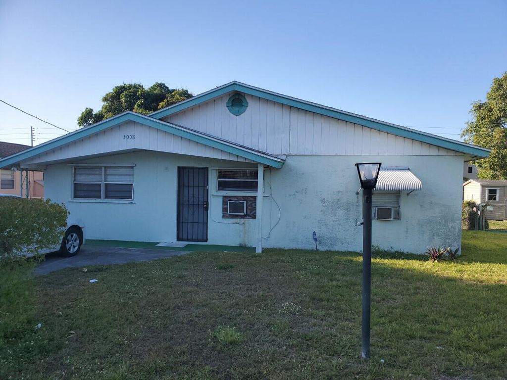 Photo of 3008 Dunbar Street, Fort Pierce, FL 34947 (MLS # R10778540)