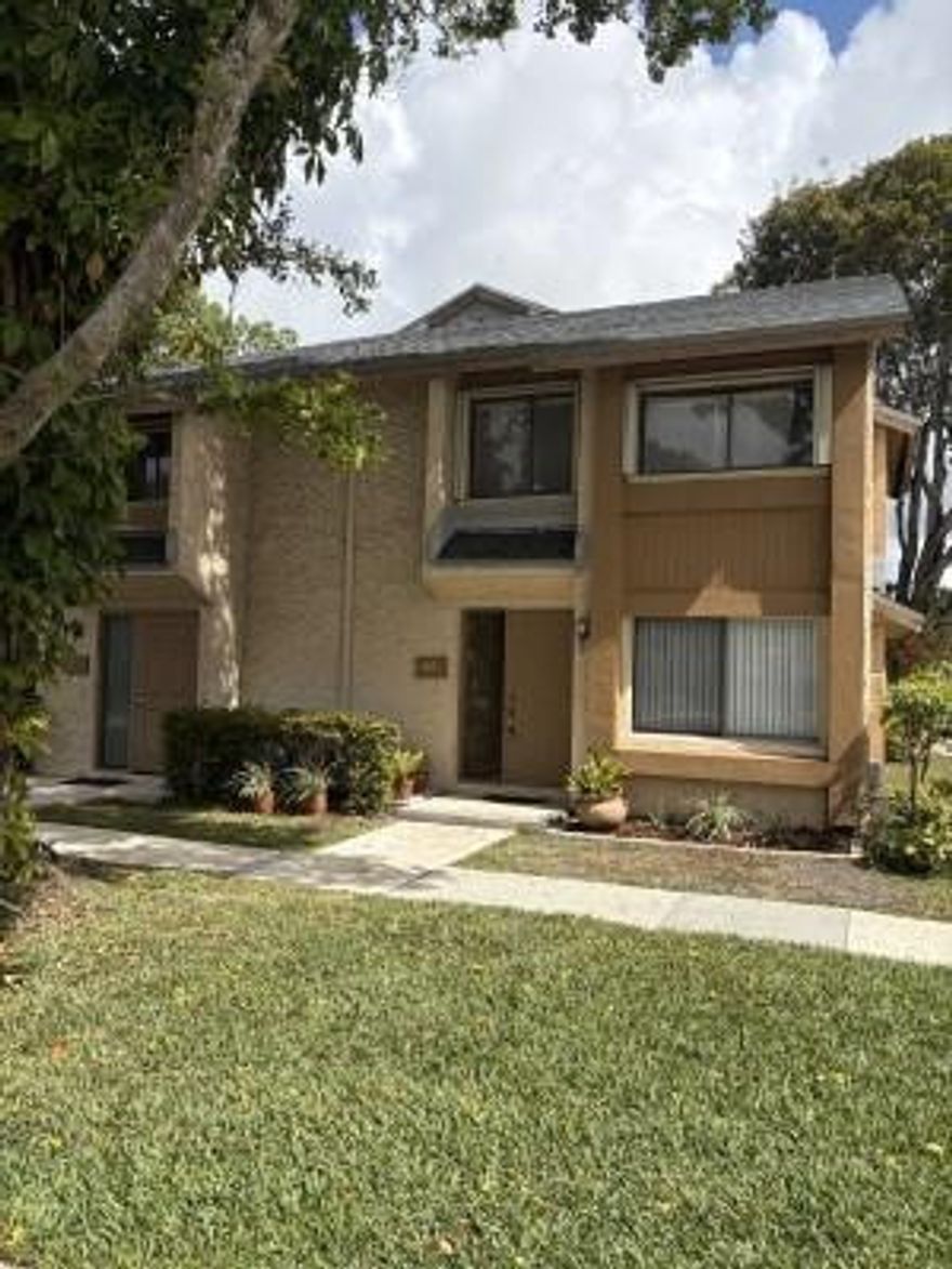 Beautiful updated and partially remodeled 3/2 in the heart of Plantation. All new appliances. Large closet spaces. Nice covered and screened patio. Just across from community pool, clubhouse, and tennis court. First floor for easy access.