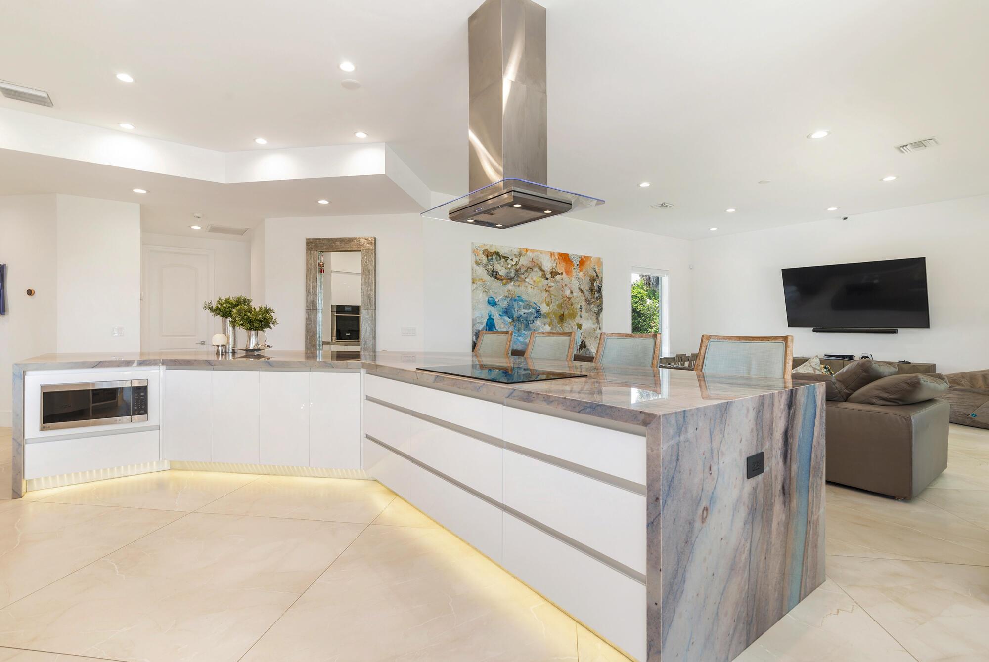 BREAKERS WEST 5 - Residential Lease