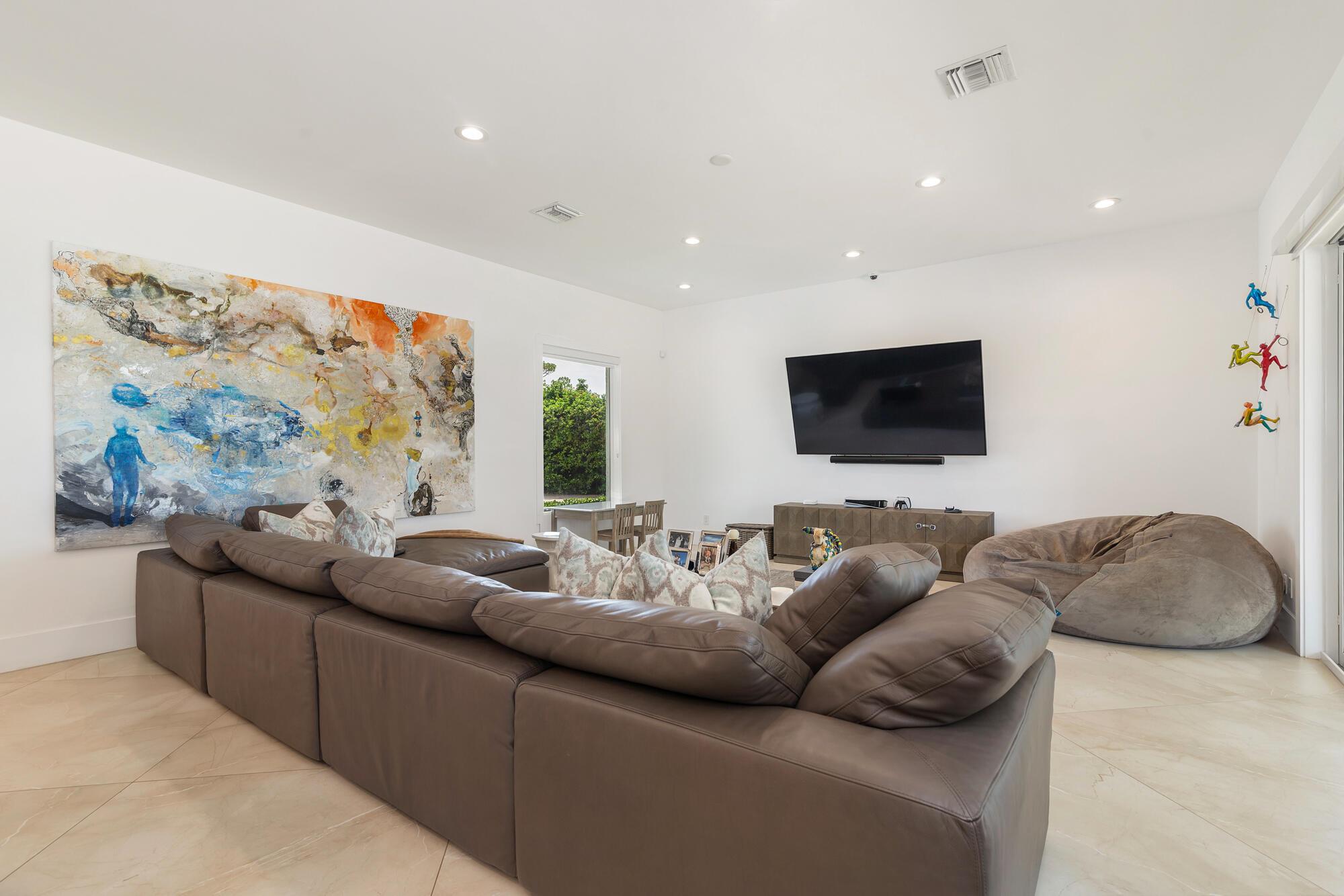 BREAKERS WEST 5 - Residential Lease