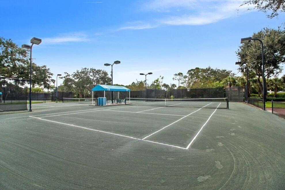 BREAKERS WEST 5 - Residential Lease