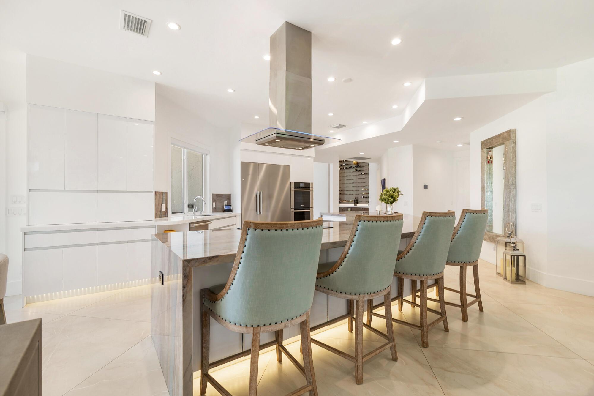 BREAKERS WEST 5 - Residential Lease