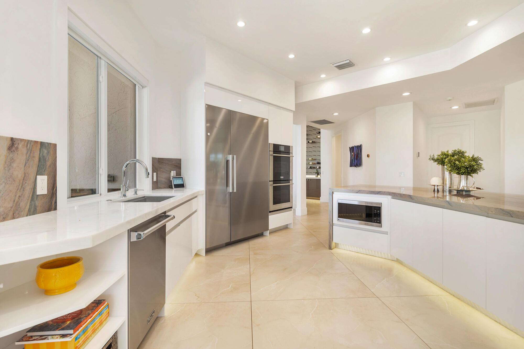 BREAKERS WEST 5 - Residential Lease