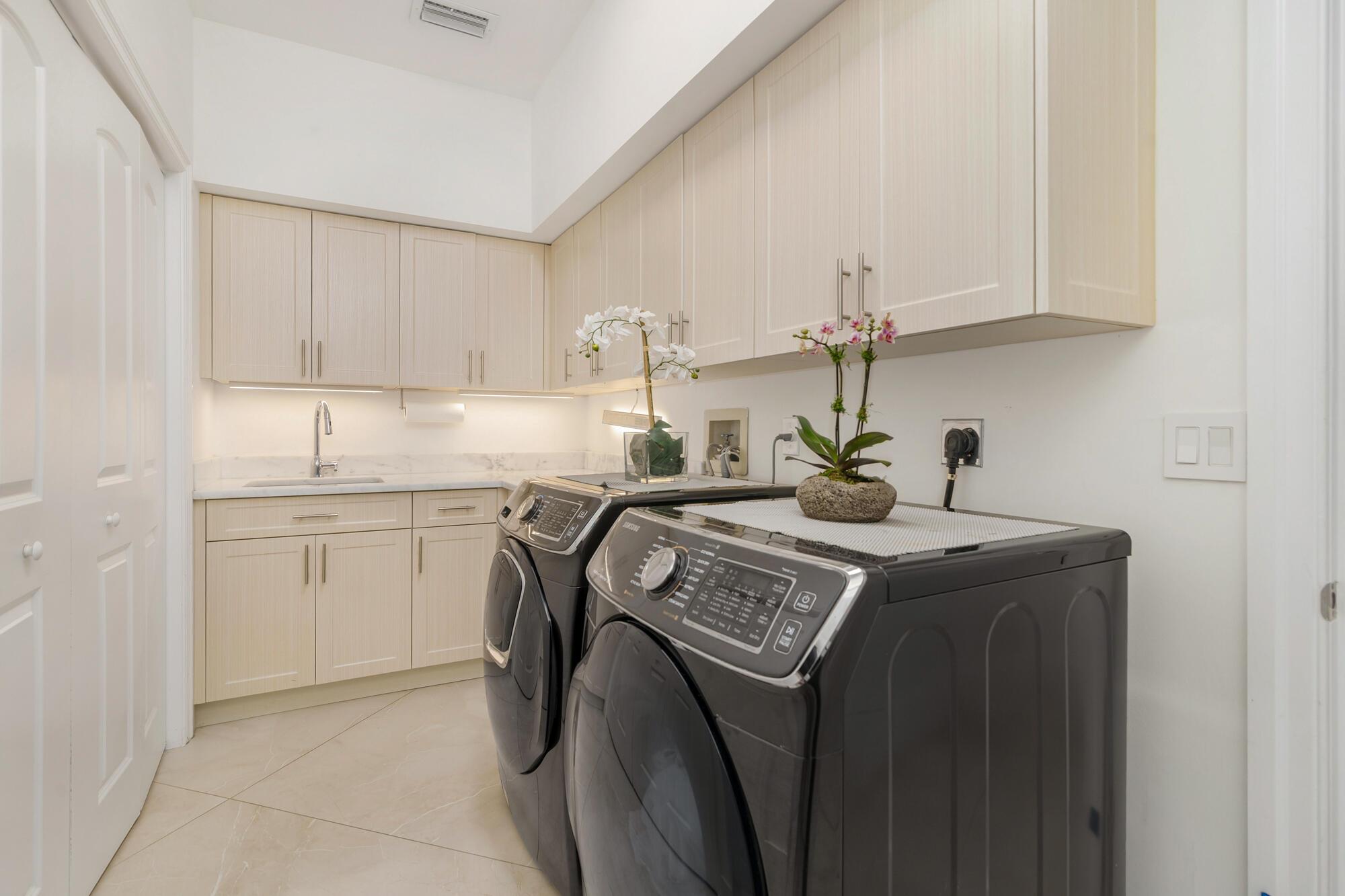 BREAKERS WEST 5 - Residential Lease