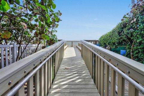 A home in Jupiter Inlet Colony