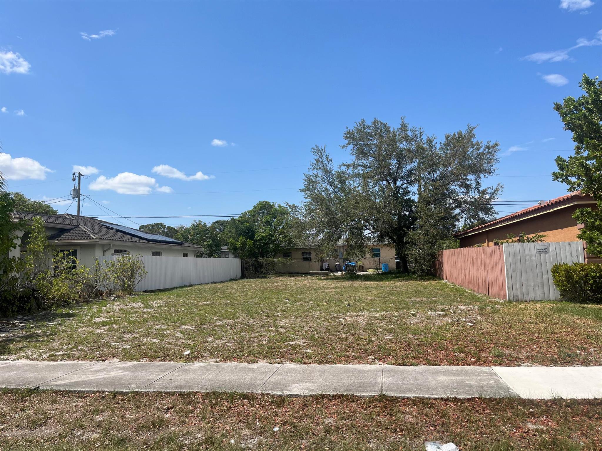 This exceptional residential lot offers a superb investment opportunity or an ideal foundation for your dream home. Situated in a sought-after location with easy access to amenities, it stands in a prime spot for growth and development. Just minutes away from shopping centers, schools, parks, and key transport links, it contributes to a lifestyle of ease and convenience. Listed below market value, purchasing land in Florida represents a sound investment for your future. This property won't last long! Call today to make it your own