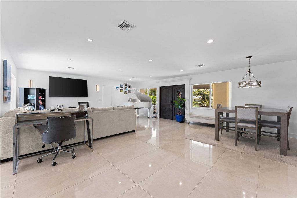 Photo of 2948 NE 35th Court, Lighthouse Point, FL 33064 (MLS # B26022569)