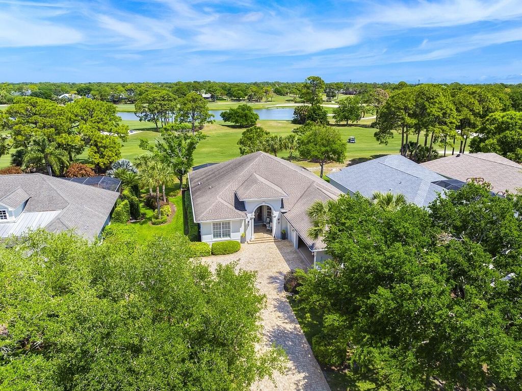 Photo of 842 Carolina Circle SW, Vero Beach, FL 32962 (MLS # B26010569)