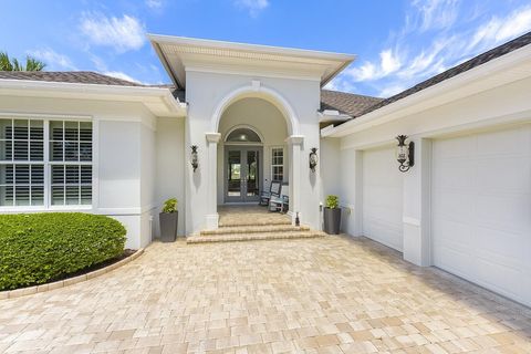 Property photo of 842 Carolina Circle Sw, Vero Beach, FL 32962
