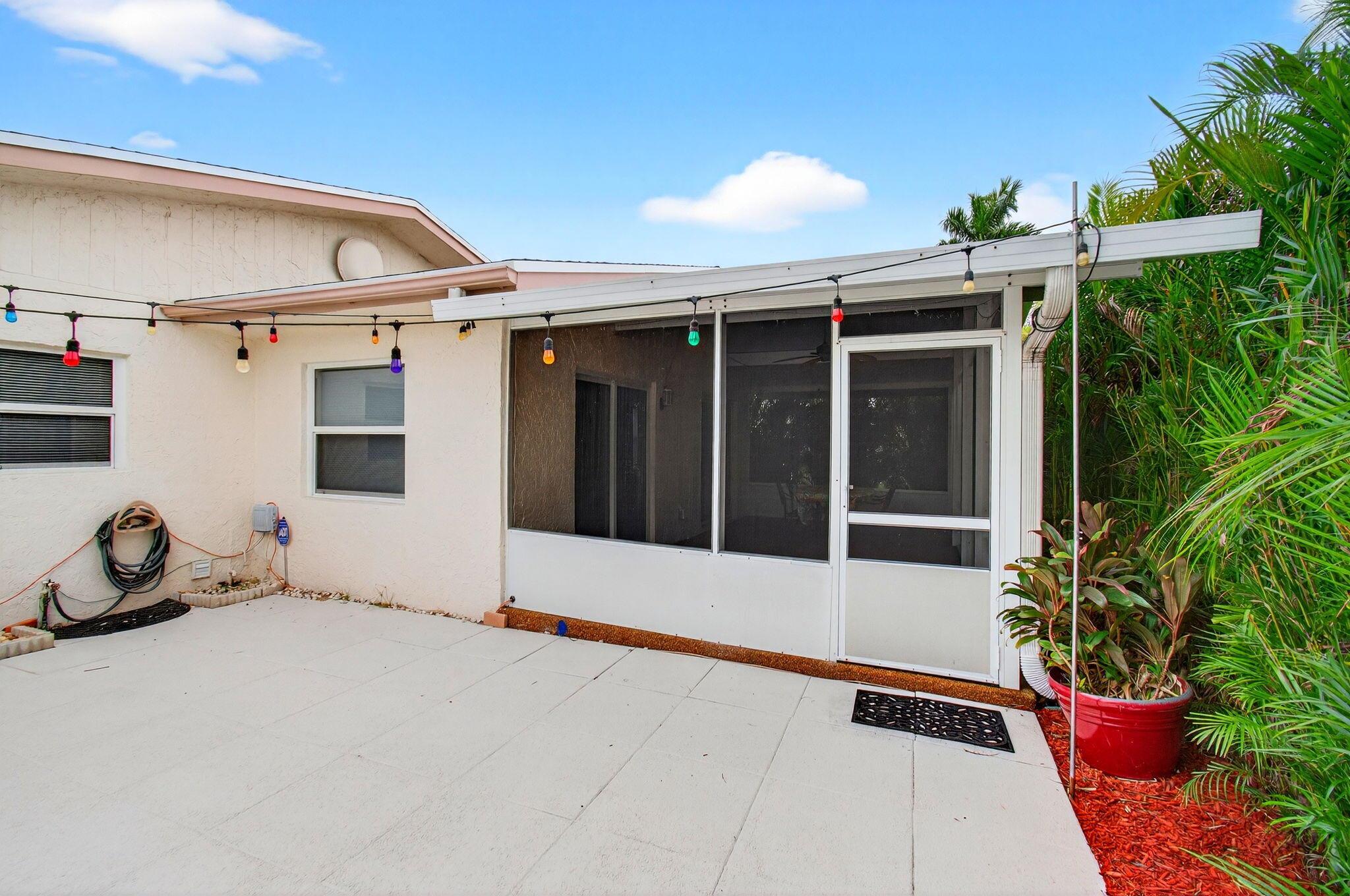 DELRAY VILLAS - Residential