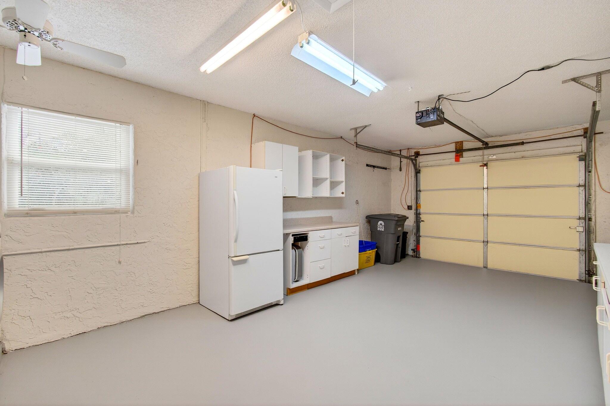 DELRAY VILLAS - Residential