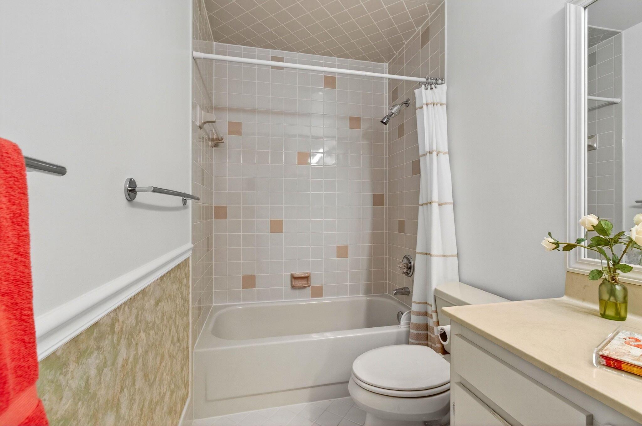 DELRAY VILLAS - Residential