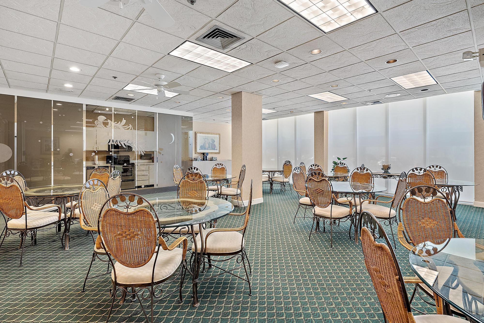 AQUARIUS CONDO - Residential