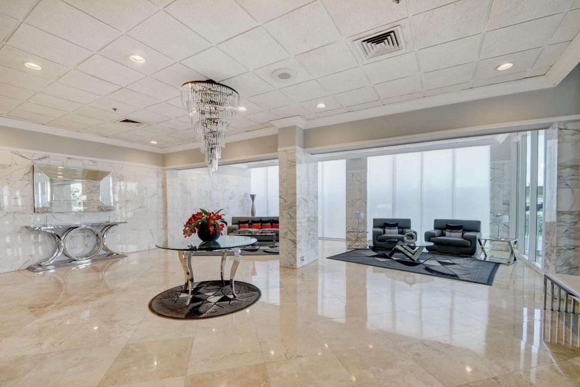 AQUARIUS CONDO - Residential