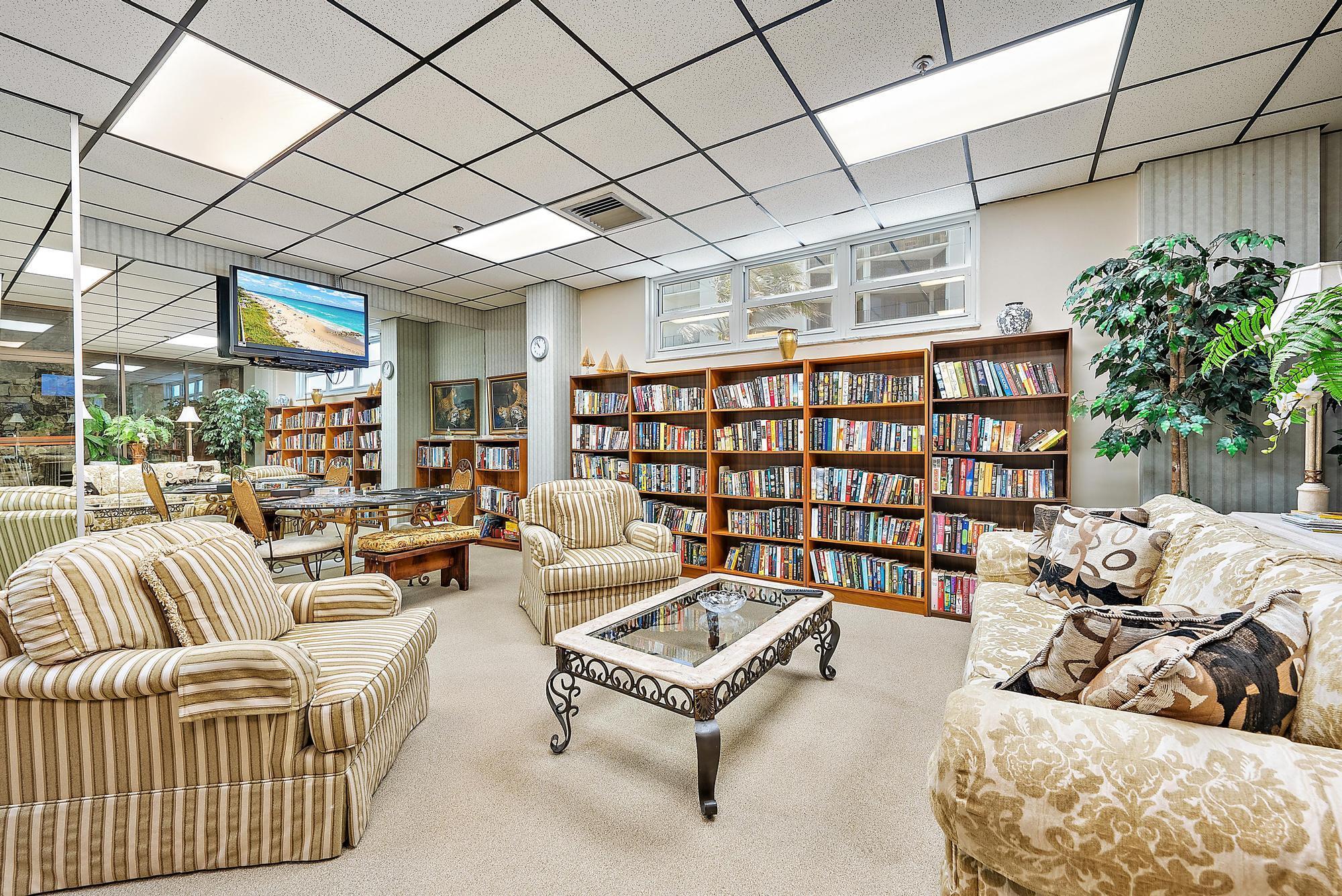 AQUARIUS CONDO - Residential